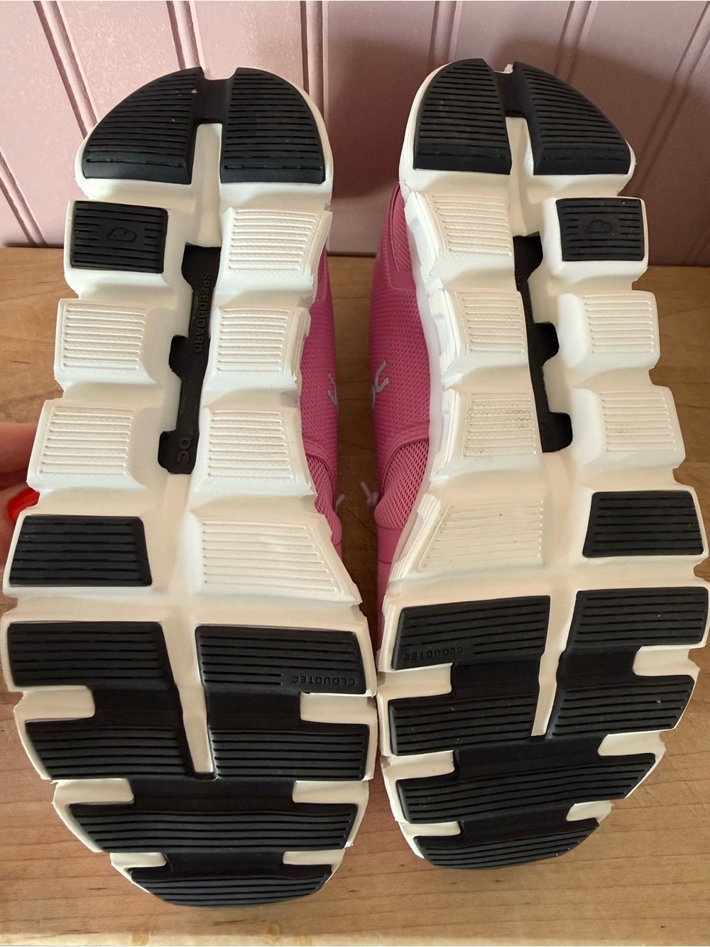 On Running Women's Cloud 6 Pink Mesh Athletic Shoes - Picture 10 of 11